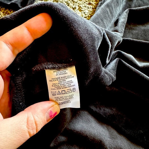 Lou & Grey Black Velour Long Sleeve Crewneck Sweatshirt - Picture 6 of 6